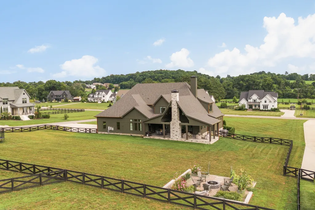 5201 Bond Springs Court Thompsons Station TN 37179