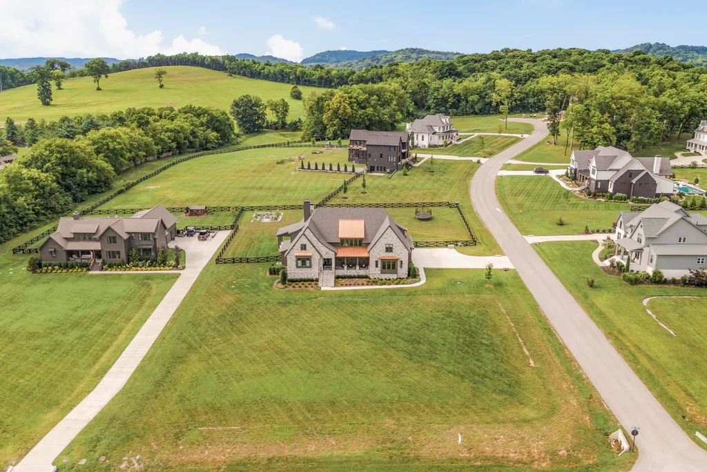 5201 Bond Springs Court Thompsons Station TN 37179