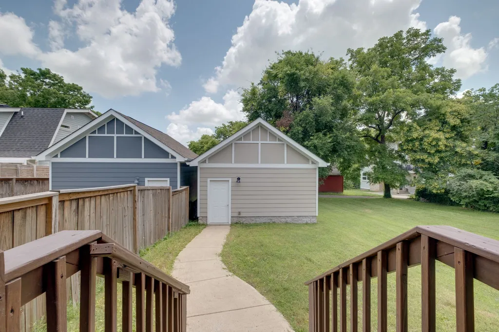 2022B 10th Ave, S Nashville TN 37204
