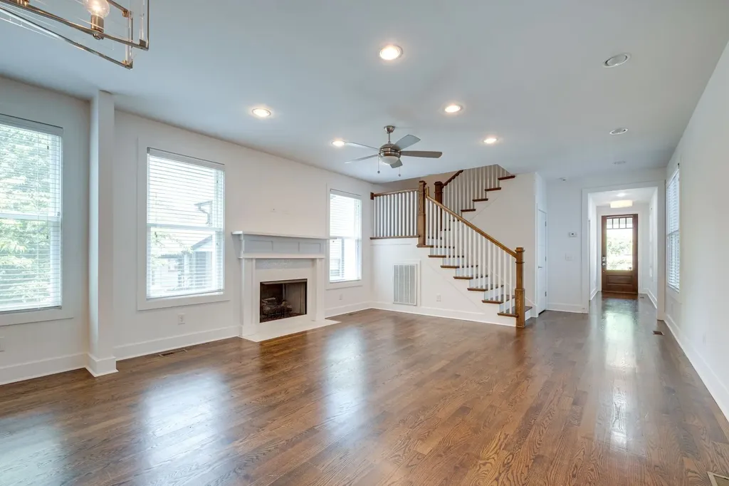 2022B 10th Ave, S Nashville TN 37204