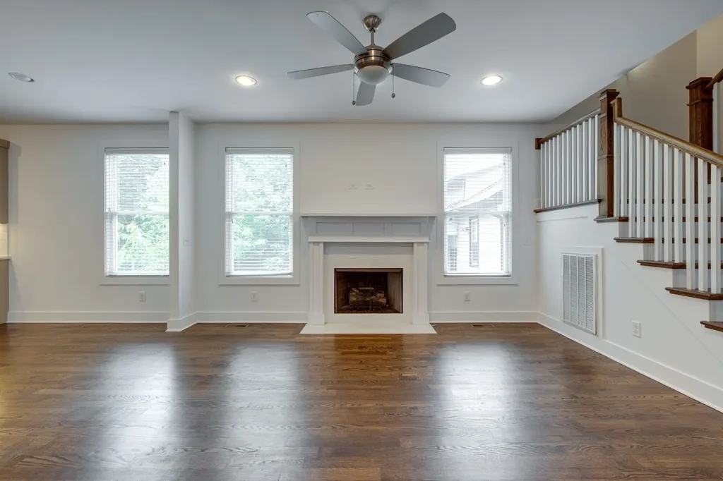 2022B 10th Ave, S Nashville TN 37204