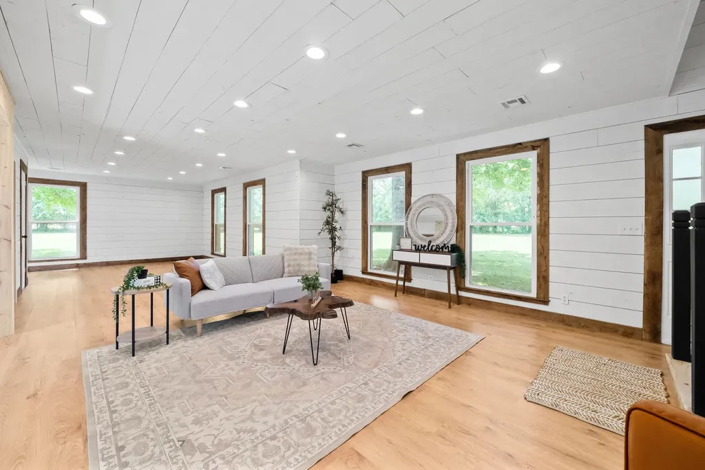 2031/2 Maple Hill Road Lebanon TN 37087