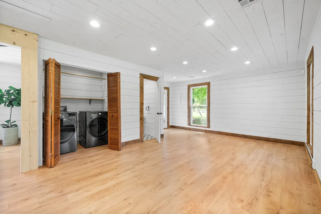 2031/2 Maple Hill Road Lebanon TN 37087