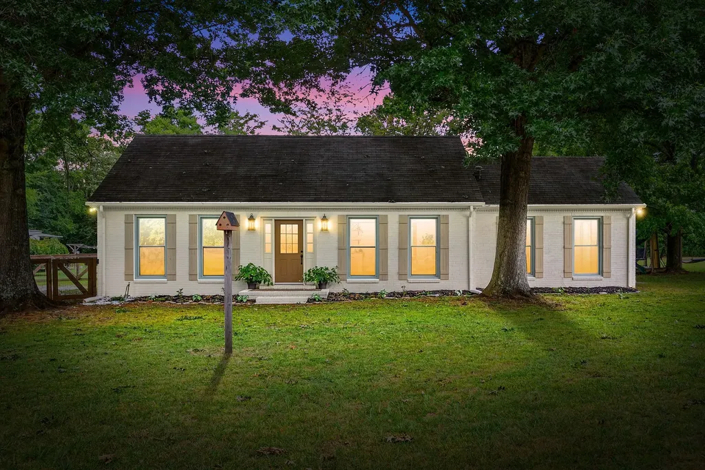 2031/2 Maple Hill Road Lebanon TN 37087