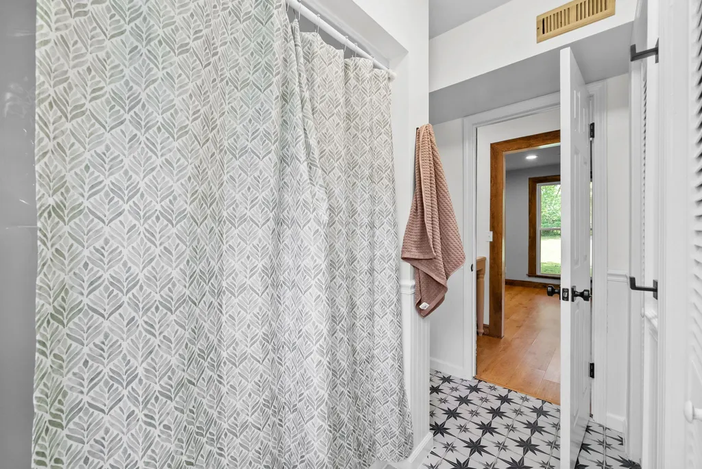 2031/2 Maple Hill Road Lebanon TN 37087