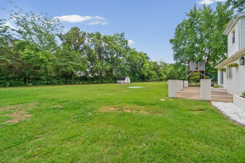 2031/2 Maple Hill Road Lebanon TN 37087