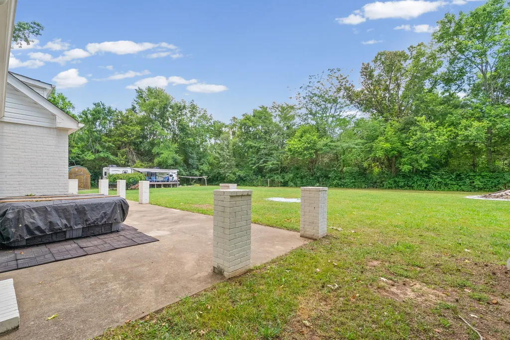 2031/2 Maple Hill Road Lebanon TN 37087