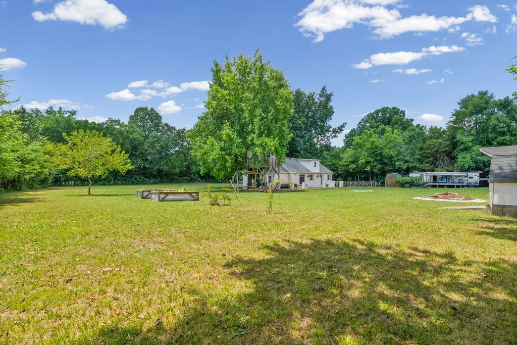 2031/2 Maple Hill Road Lebanon TN 37087