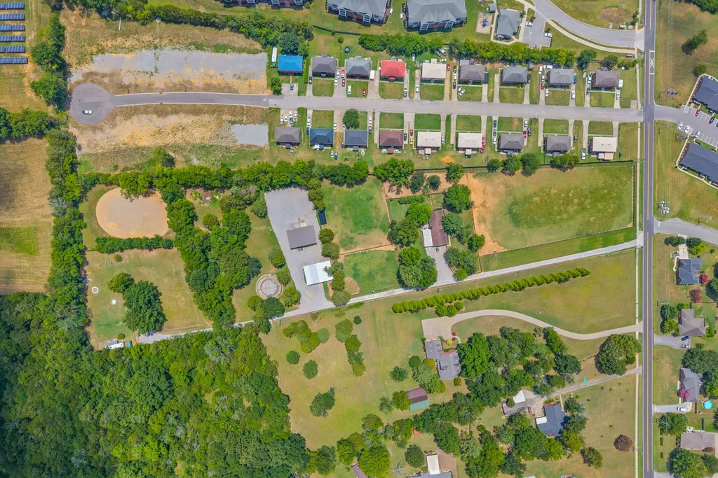 2031/2 Maple Hill Road Lebanon TN 37087
