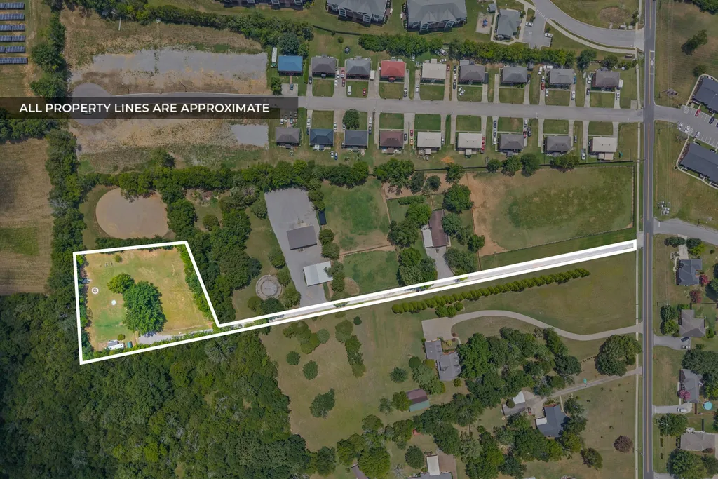 2031/2 Maple Hill Road Lebanon TN 37087