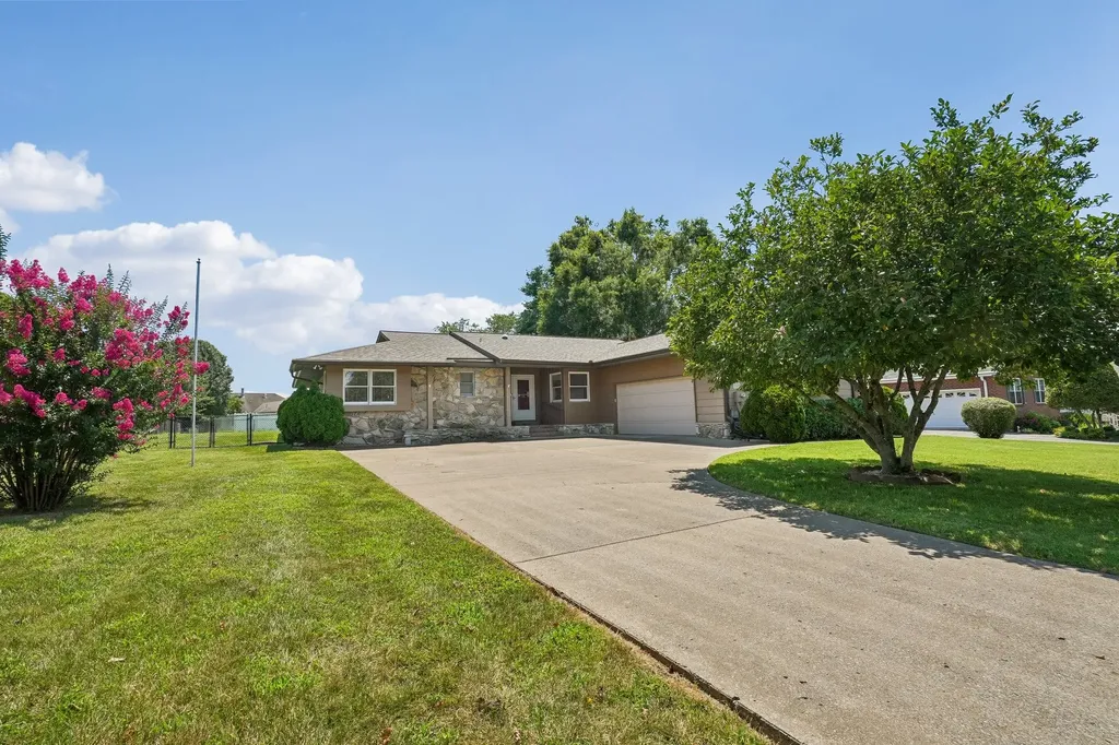 119 Stonehouse Drive Gallatin TN 37066