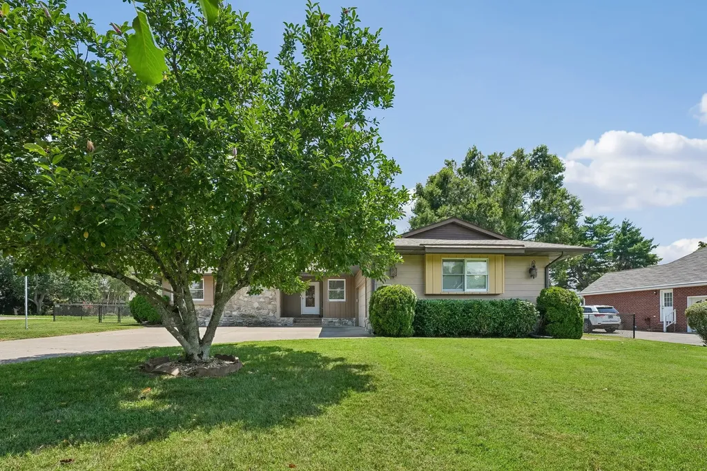 119 Stonehouse Drive Gallatin TN 37066