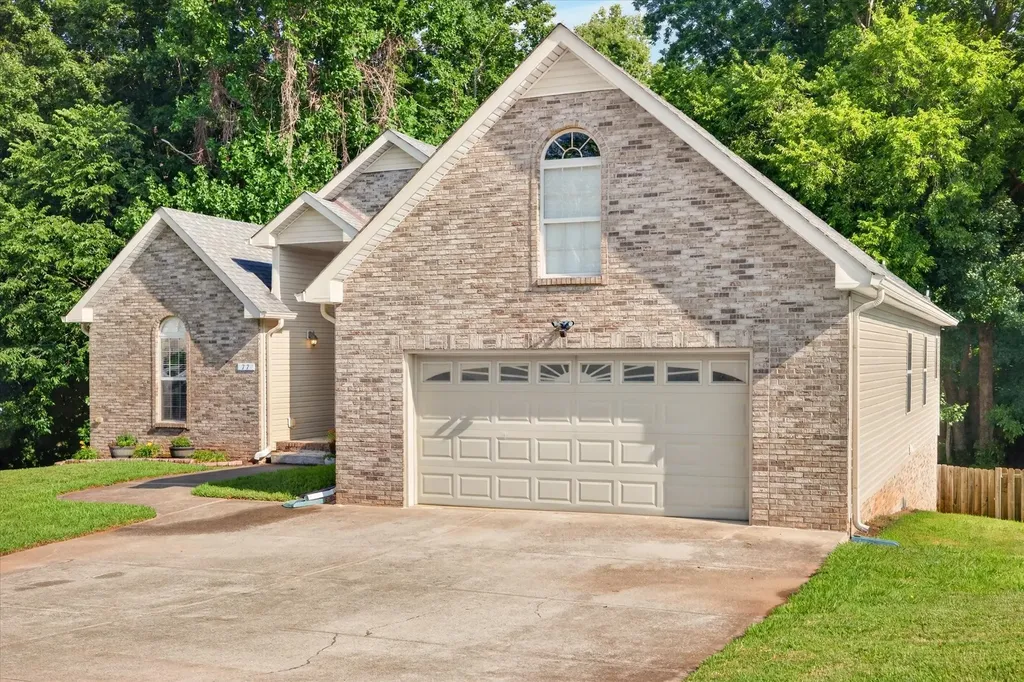 77 West Drive Clarksville TN 37040
