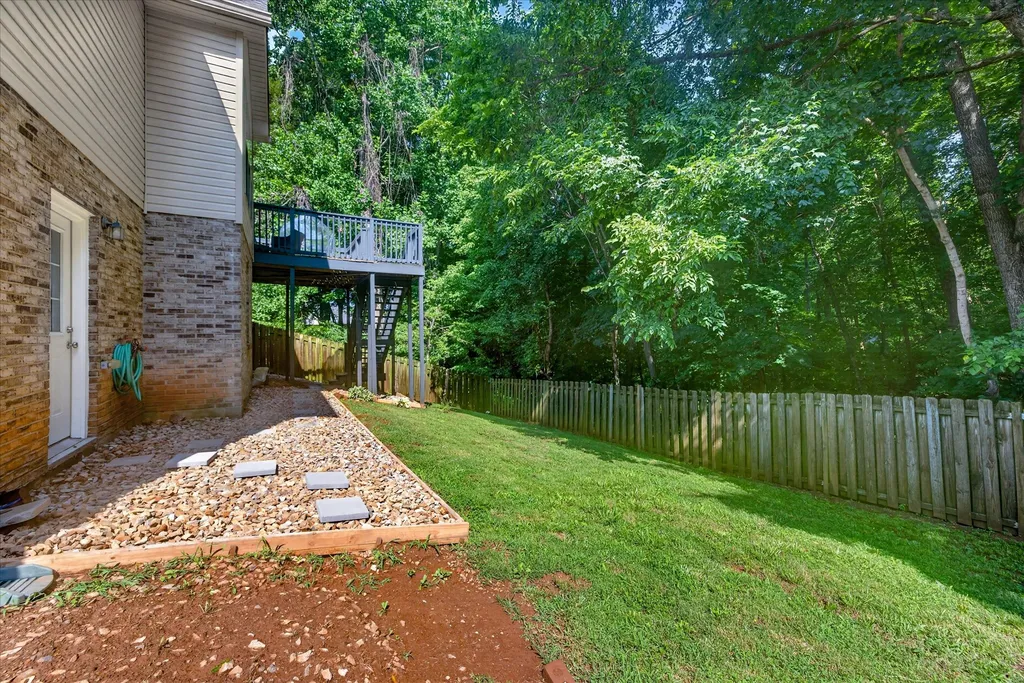 77 West Drive Clarksville TN 37040