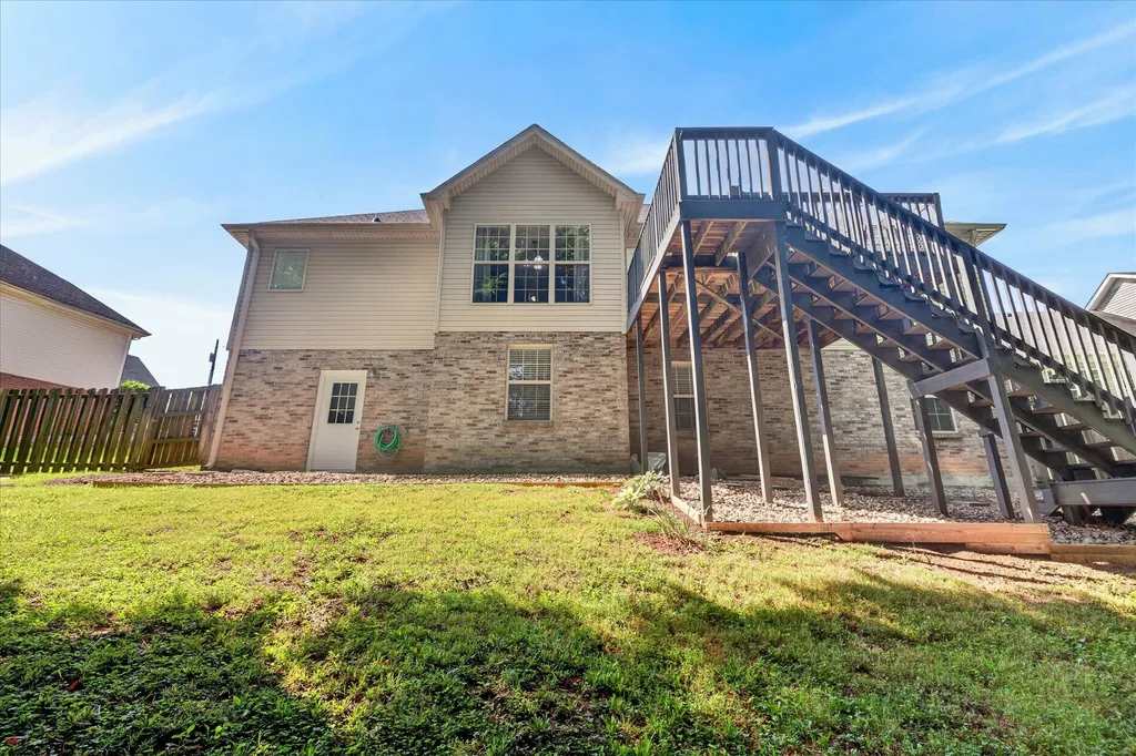 77 West Drive Clarksville TN 37040