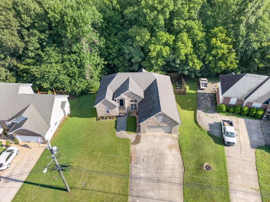 77 West Drive Clarksville TN 37040