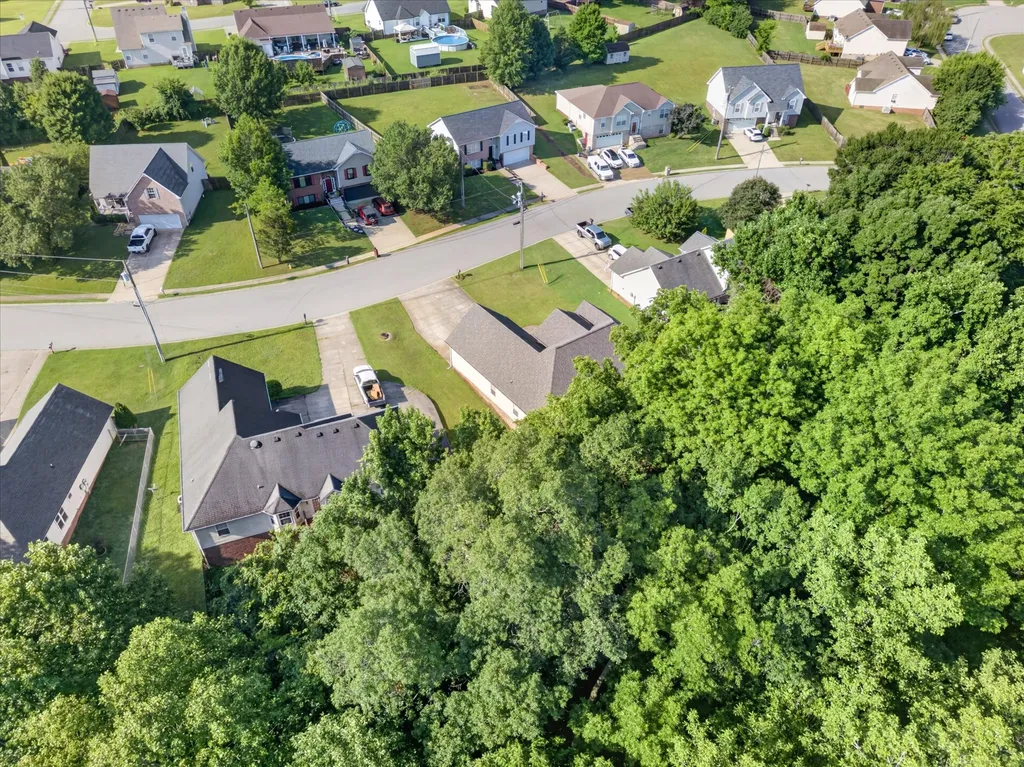 77 West Drive Clarksville TN 37040