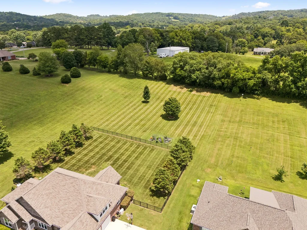 1013 The Long Run Columbia TN 38401