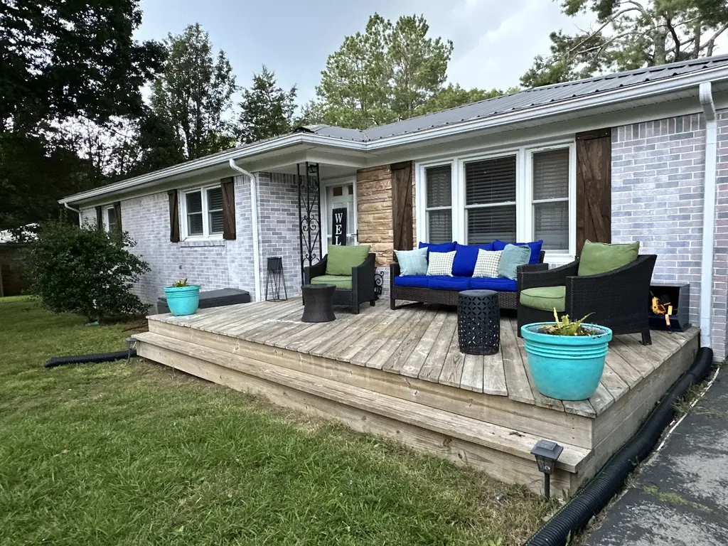1037 Highway 100 Centerville TN 37033