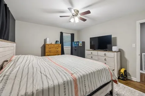 1037 Highway 100 Centerville TN 37033
