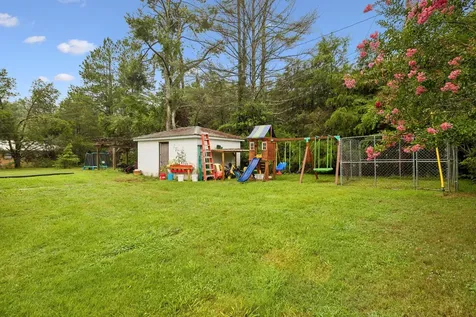 1037 Highway 100 Centerville TN 37033