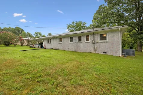 1037 Highway 100 Centerville TN 37033