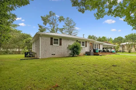 1037 Highway 100 Centerville TN 37033