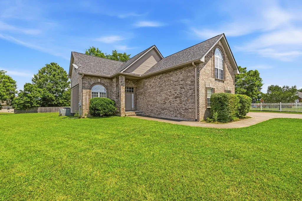 155 Brightstar Court Gallatin TN 37066
