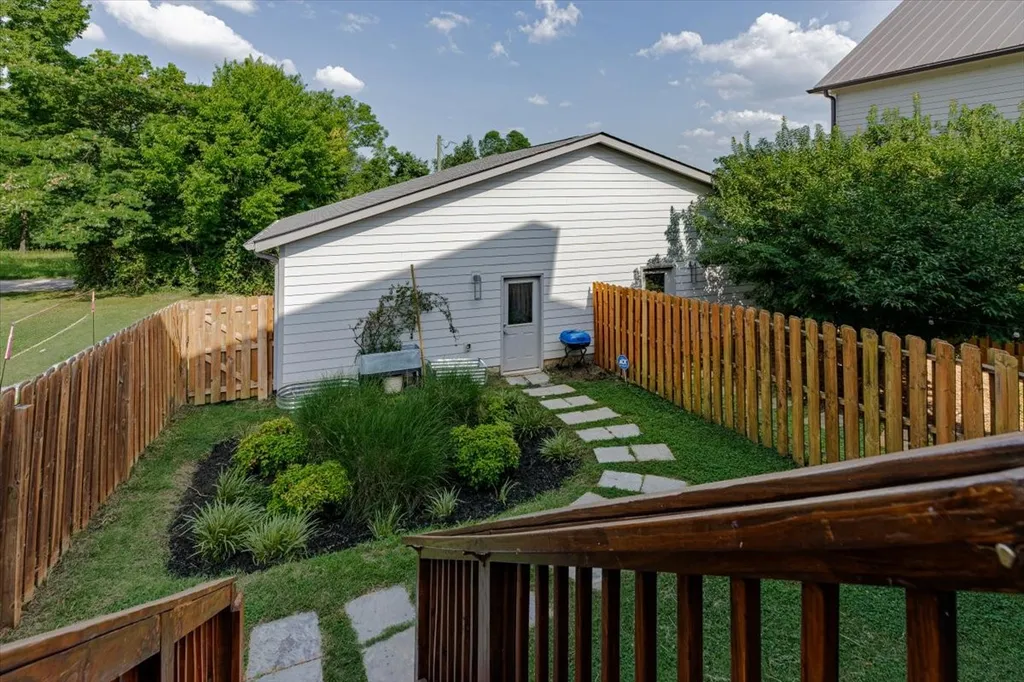 130A Rains Avenue Nashville TN 37203
