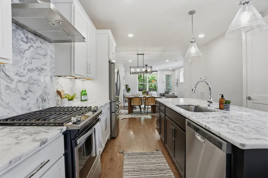 1911B 15th Ave, N Nashville TN 37208
