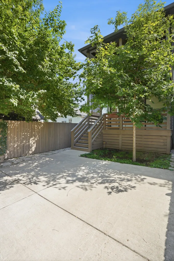 1911B 15th Ave, N Nashville TN 37208