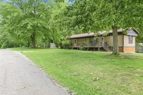 225 Pineview Drive Springville TN 38256