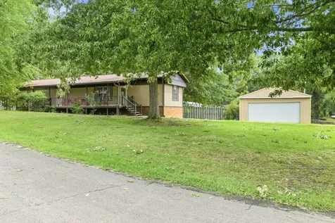 225 Pineview Drive Springville TN 38256