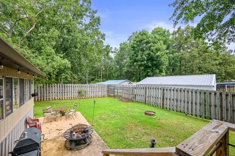 225 Pineview Drive Springville TN 38256