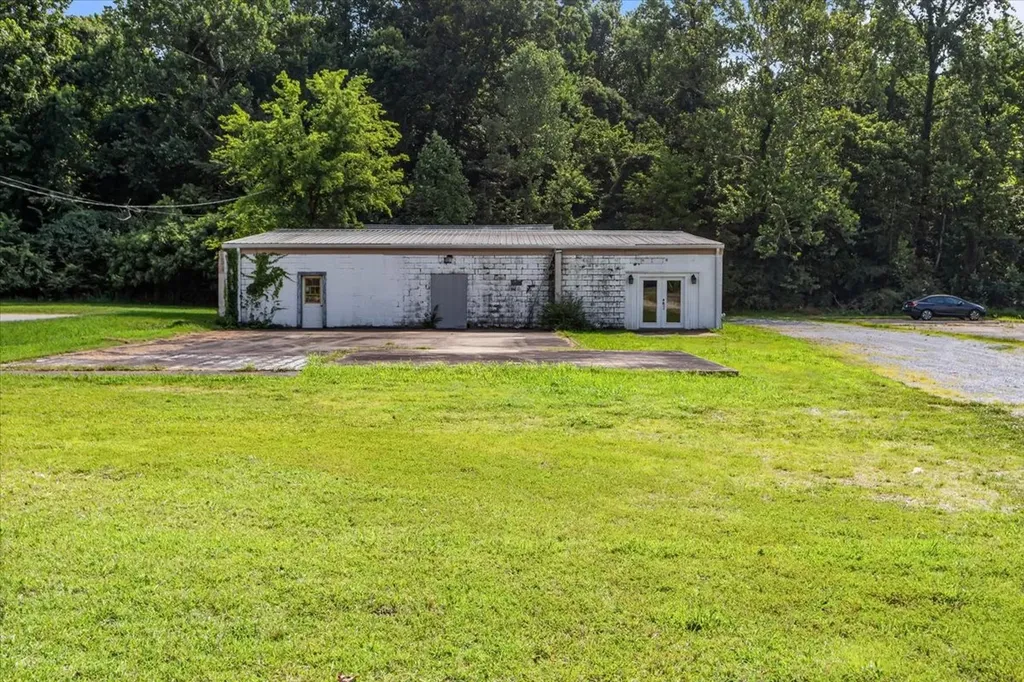 223 Long Street New Johnsonville TN 37134