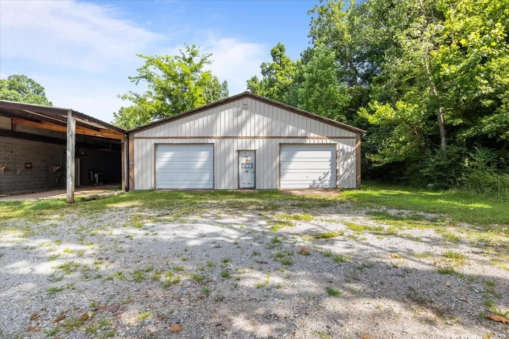 223 Long Street New Johnsonville TN 37134