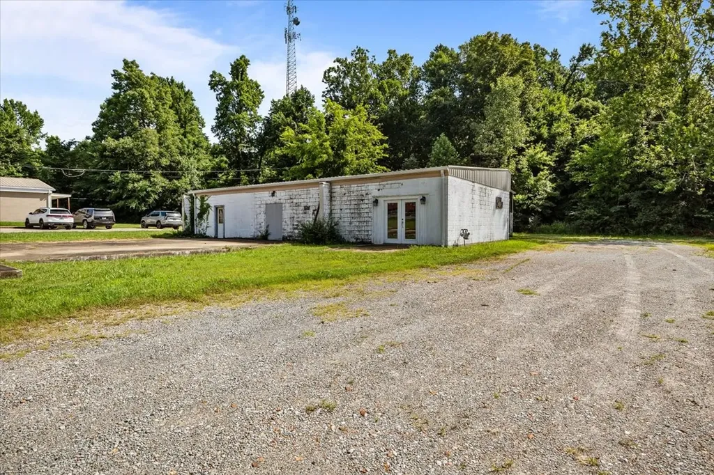 223 Long Street New Johnsonville TN 37134