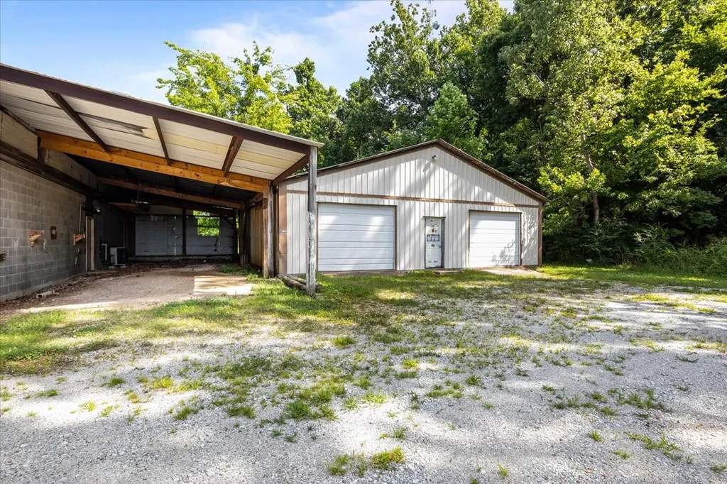 223 Long Street New Johnsonville TN 37134
