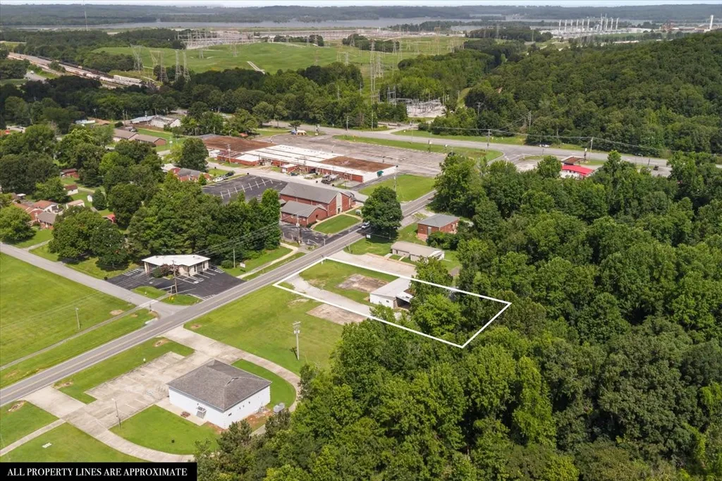 223 Long Street New Johnsonville TN 37134