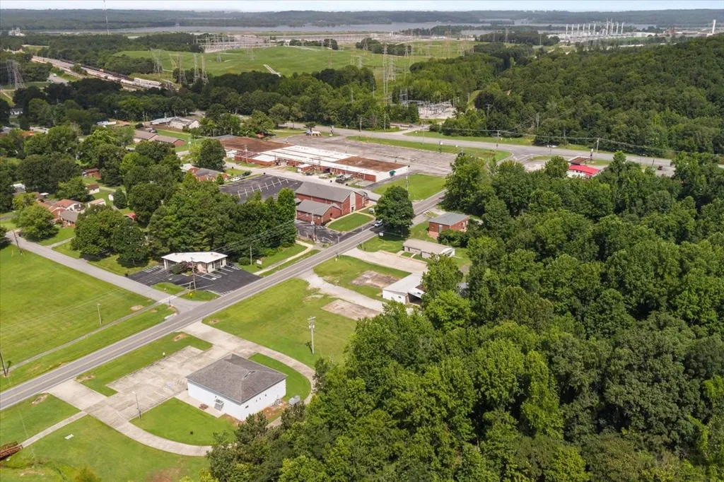 223 Long Street New Johnsonville TN 37134