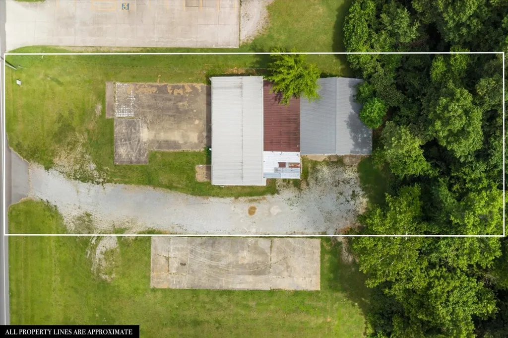 223 Long Street New Johnsonville TN 37134