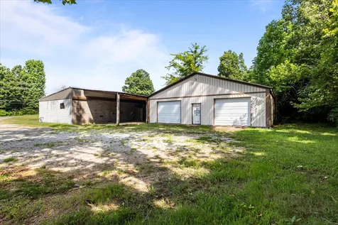 223 Long Street New Johnsonville TN 37134