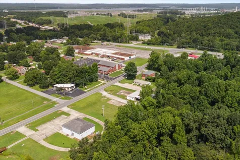 223 Long Street New Johnsonville TN 37134