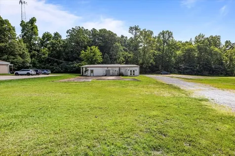223 Long Street New Johnsonville TN 37134