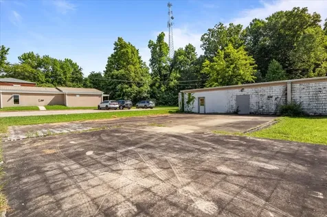 223 Long Street New Johnsonville TN 37134
