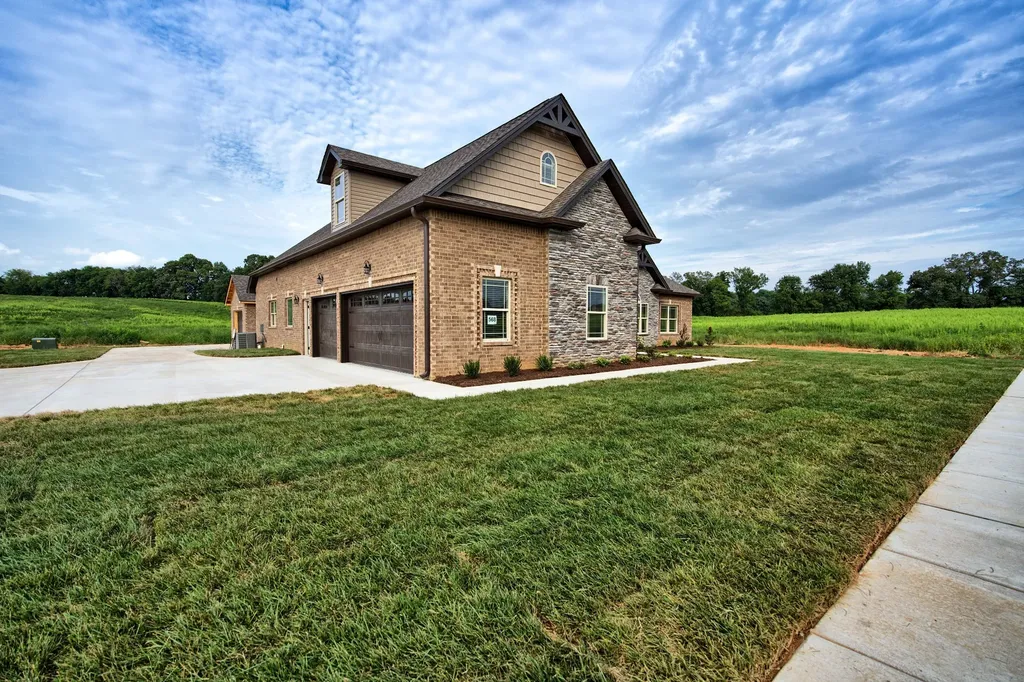 2641 Remington Trace Clarksville TN 37043