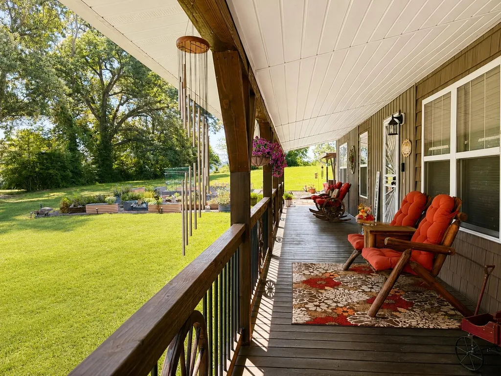 127 Burrville Road Sunbright TN 37872