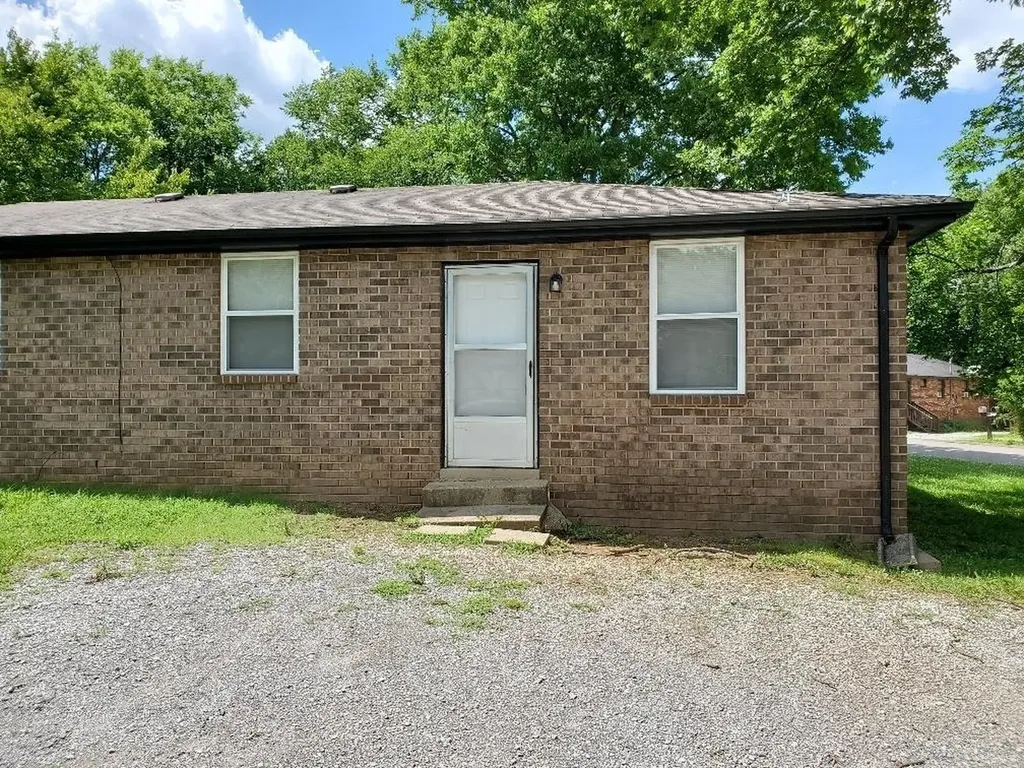 1421 Florence Madison TN 37115