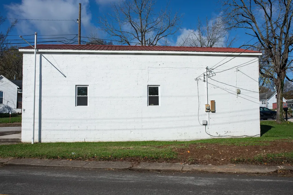 1414 Highland Avenue Columbia TN 38401