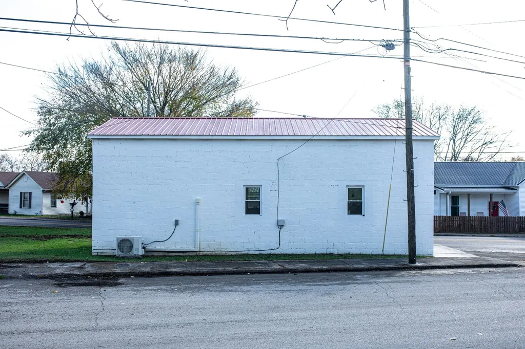 1414 Highland Avenue Columbia TN 38401